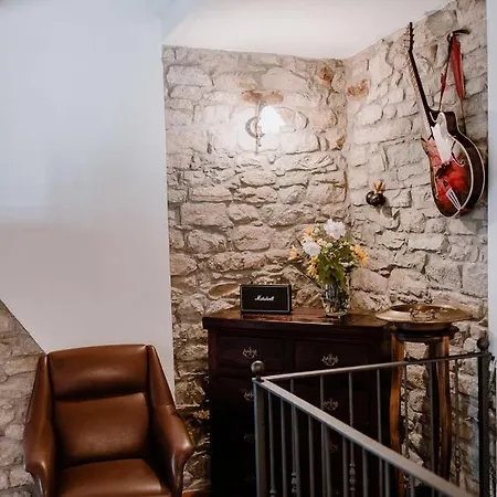 Altalanga Holidays House Διαμέρισμα