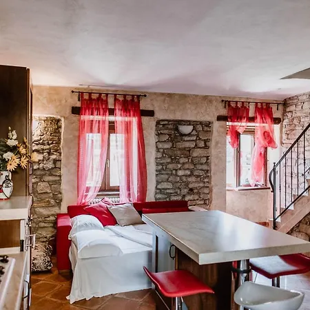 Altalanga Holidays House شقة