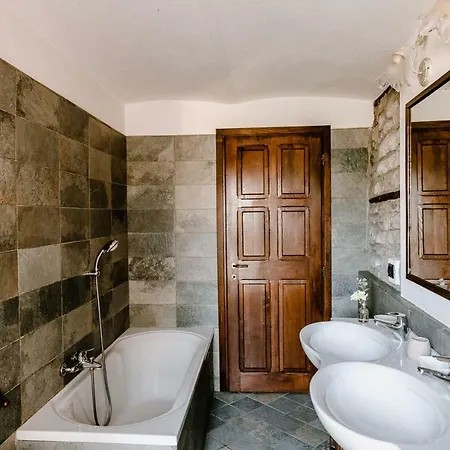 Altalanga Holidays House *